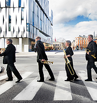 Linnékvintetten på övergångsställe, fotograf: Stewen Quigley