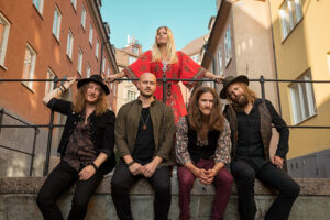 Lisa Lystam family band