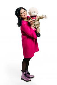 Ayla Kabaca och dockan Ludde B